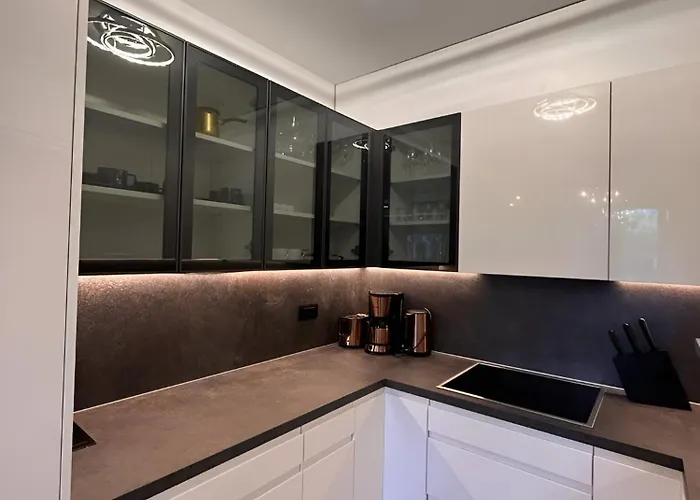 Eurybia Apartament *