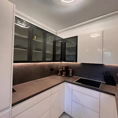 Eurybia Apartman *